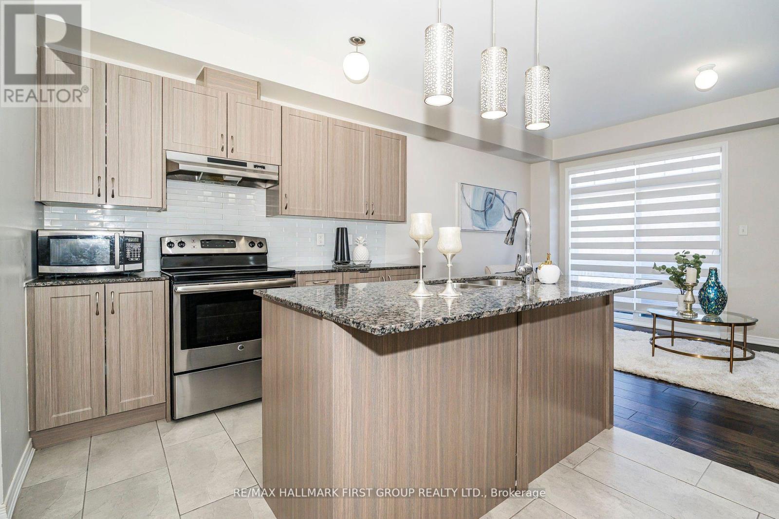 11 Graywardine Lane, Ajax, Ontario  L1Z 0R9 - Photo 12 - E12218579