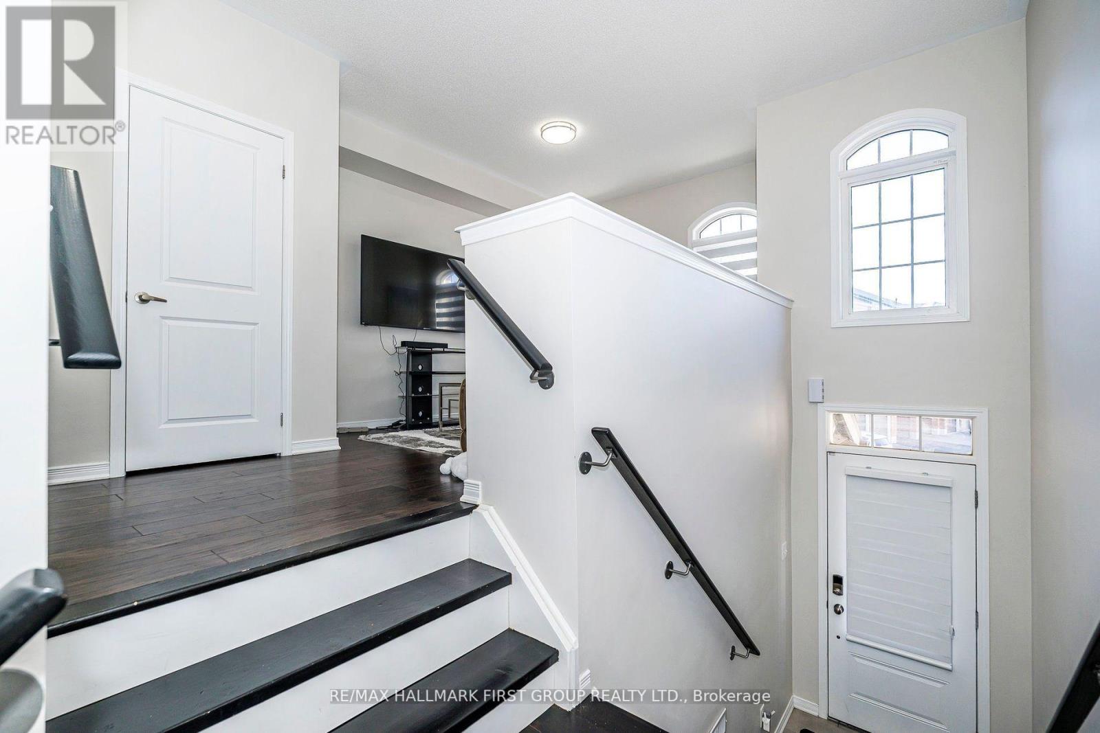 11 Graywardine Lane, Ajax, Ontario  L1Z 0R9 - Photo 2 - E12218579