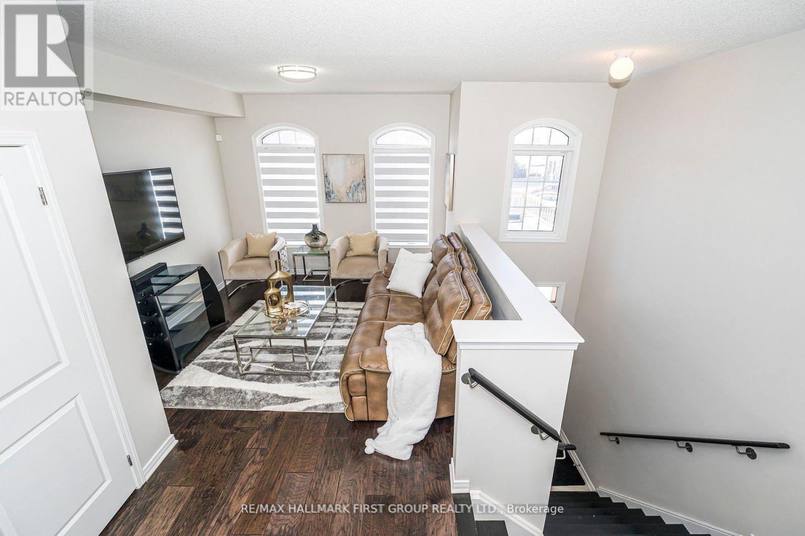 11 Graywardine Lane, Ajax, Ontario  L1Z 0R9 - Photo 3 - E12218579
