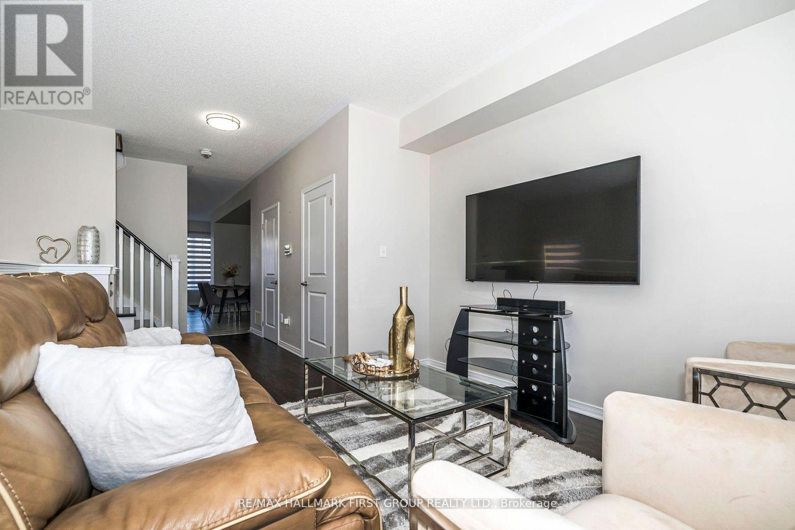 11 Graywardine Lane, Ajax, Ontario  L1Z 0R9 - Photo 5 - E12218579