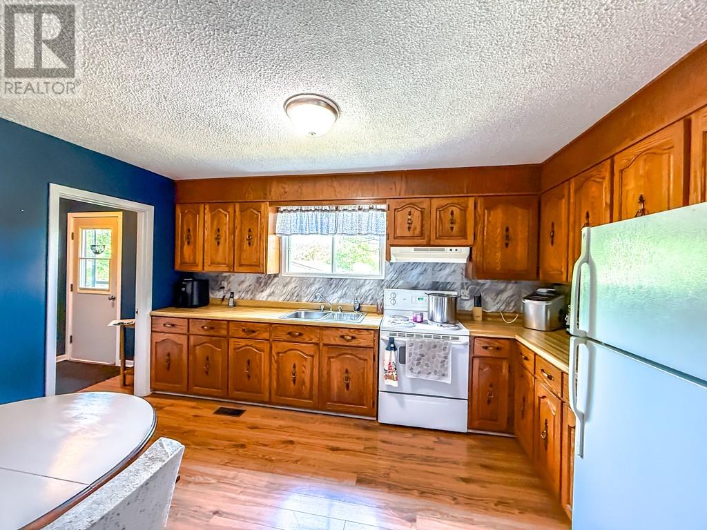 Property at 330-332 Shearstown Road image 3