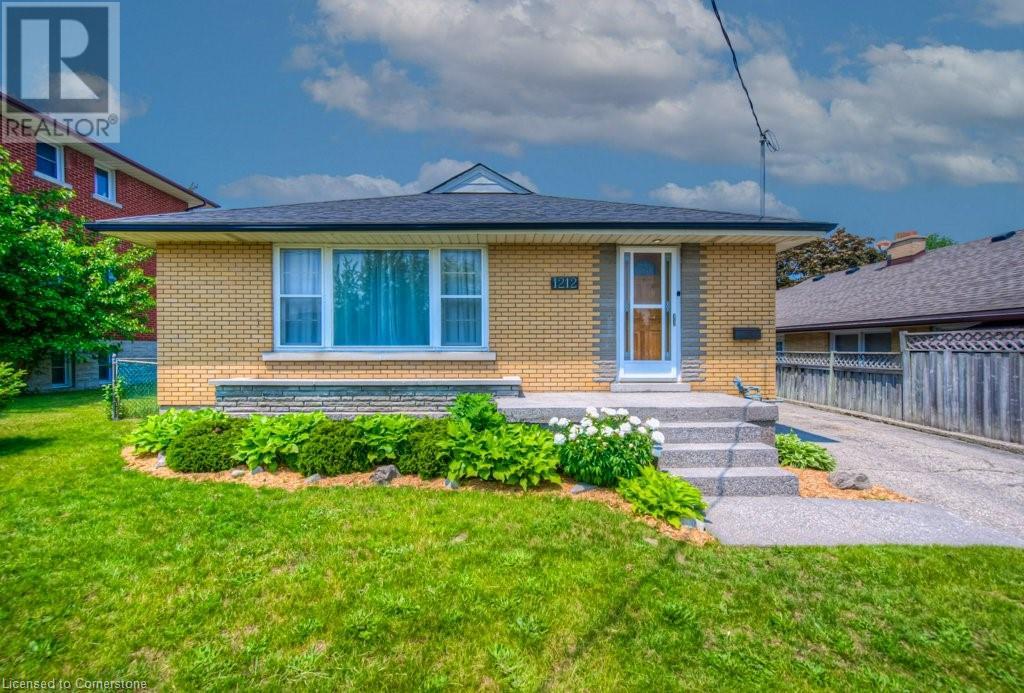 1212 Queen's Boulevard, Kitchener, Ontario  N2M 1C3 - Photo 1 - 40740182