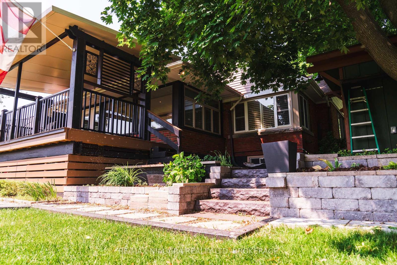 111 Riverdale Avenue, St. Catharines (Old Glenridge), Ontario  L2R 3S4 - Photo 13 - X12218708