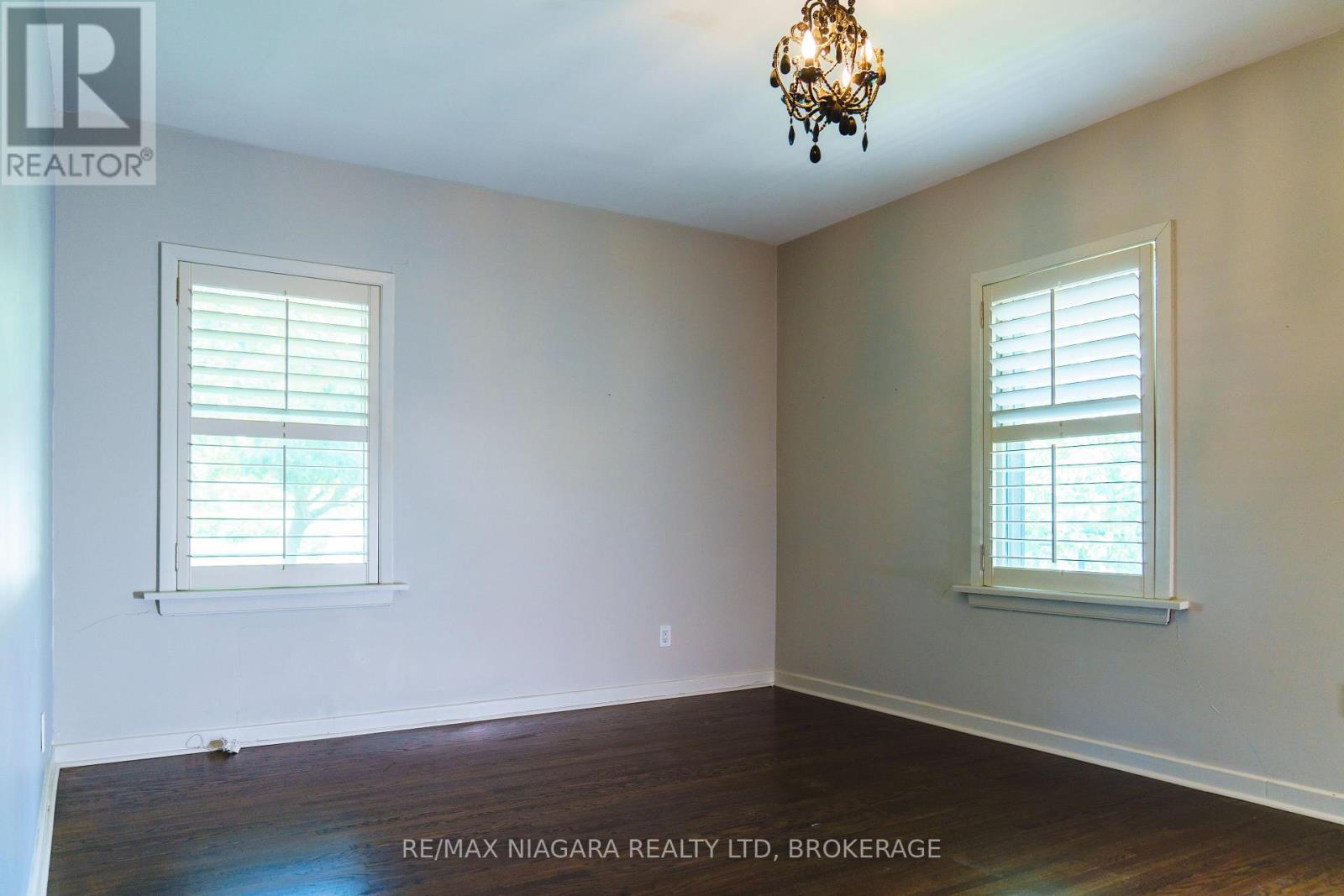 111 Riverdale Avenue, St. Catharines (Old Glenridge), Ontario  L2R 3S4 - Photo 30 - X12218708