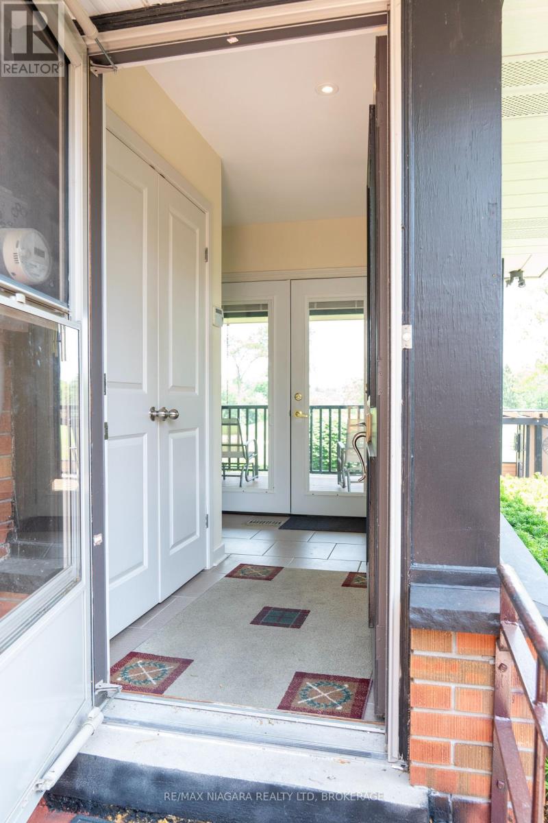111 Riverdale Avenue, St. Catharines (Old Glenridge), Ontario  L2R 3S4 - Photo 6 - X12218708