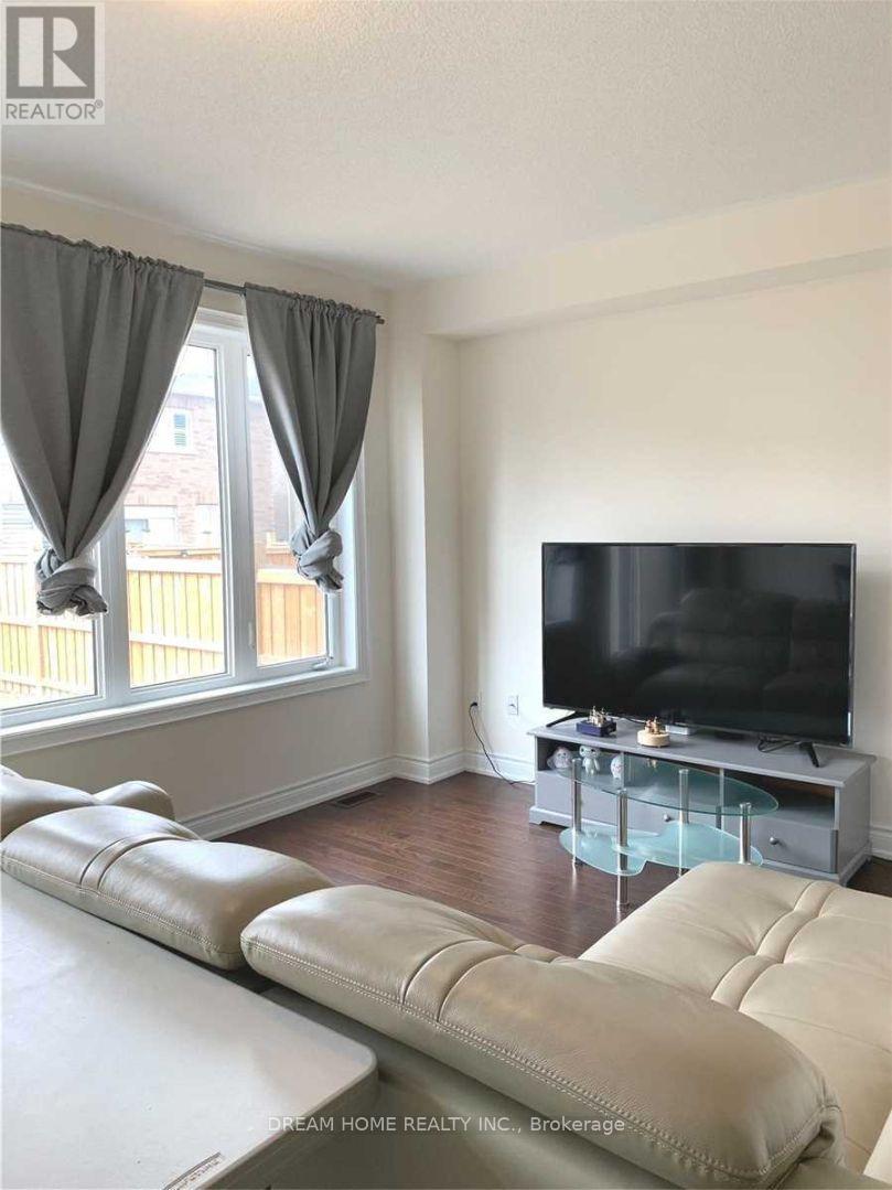 88 Mohandas Drive, Markham, Ontario  L3S 0E4 - Photo 5 - N12218562