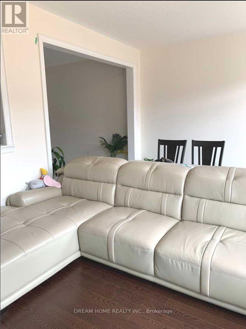 88 Mohandas Drive, Markham, Ontario  L3S 0E4 - Photo 6 - N12218562