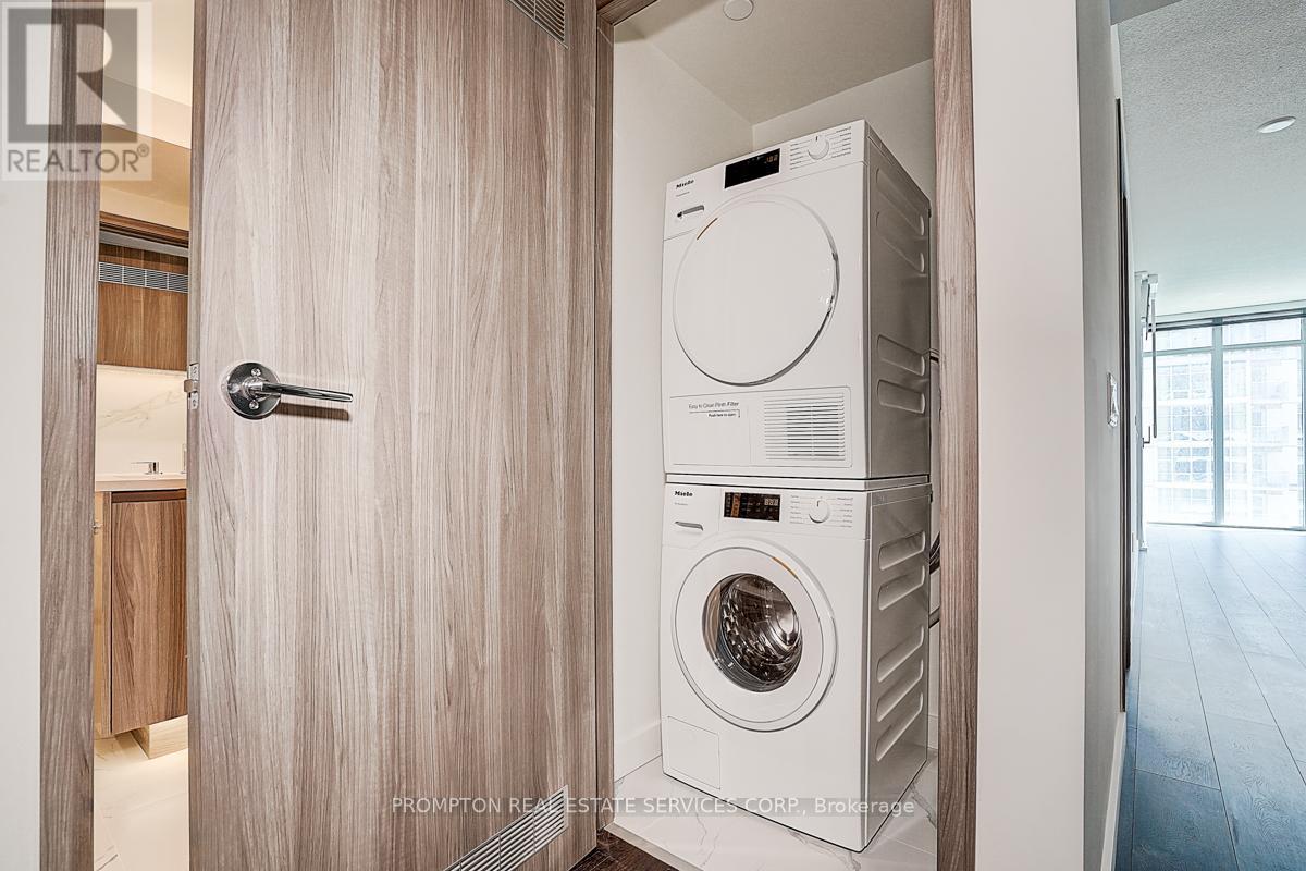 915 - 1 Concord Cityplace Way, Toronto, Ontario  M5V 0X3 - Photo 6 - C12212795