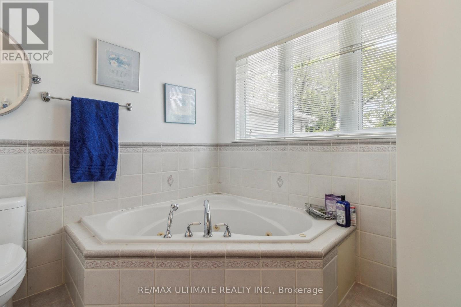 181 Bayview Heights Drive, Toronto, Ontario  M4G 2Z1 - Photo 31 - C12214942
