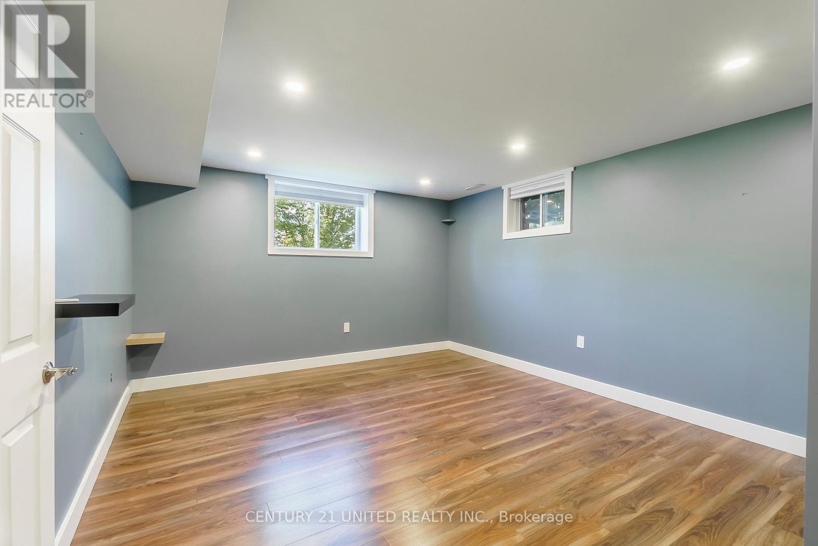 136 Parkdale Avenue, Selwyn, Ontario  K9L 1K4 - Photo 37 - X12168689