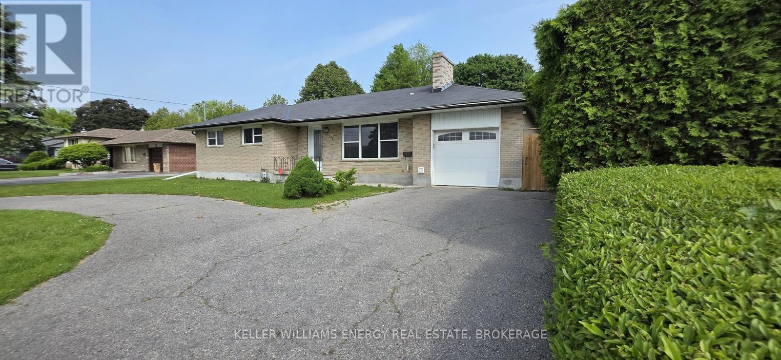 UPPER - 316 ROSSLAND ROAD W, Oshawa, Ontario