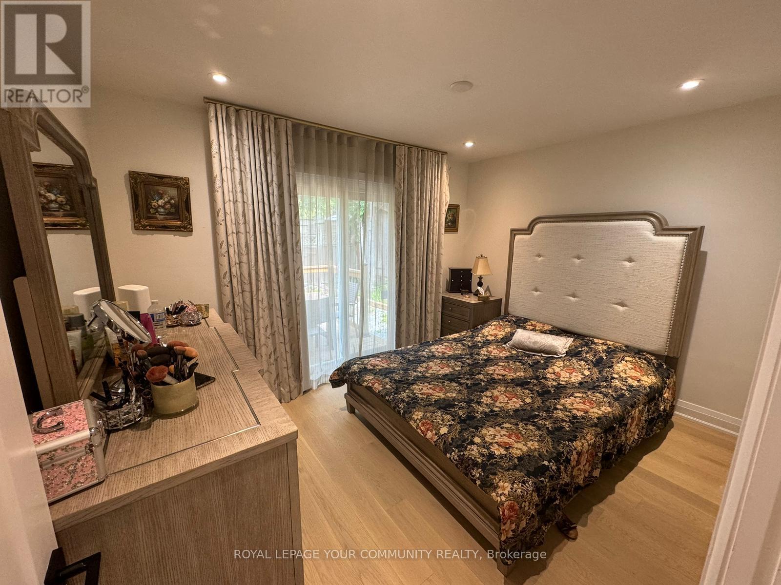139 Septonne Avenue, Newmarket (Bristol-London), Ontario  L3Y 2W4 - Photo 9 - N12218504