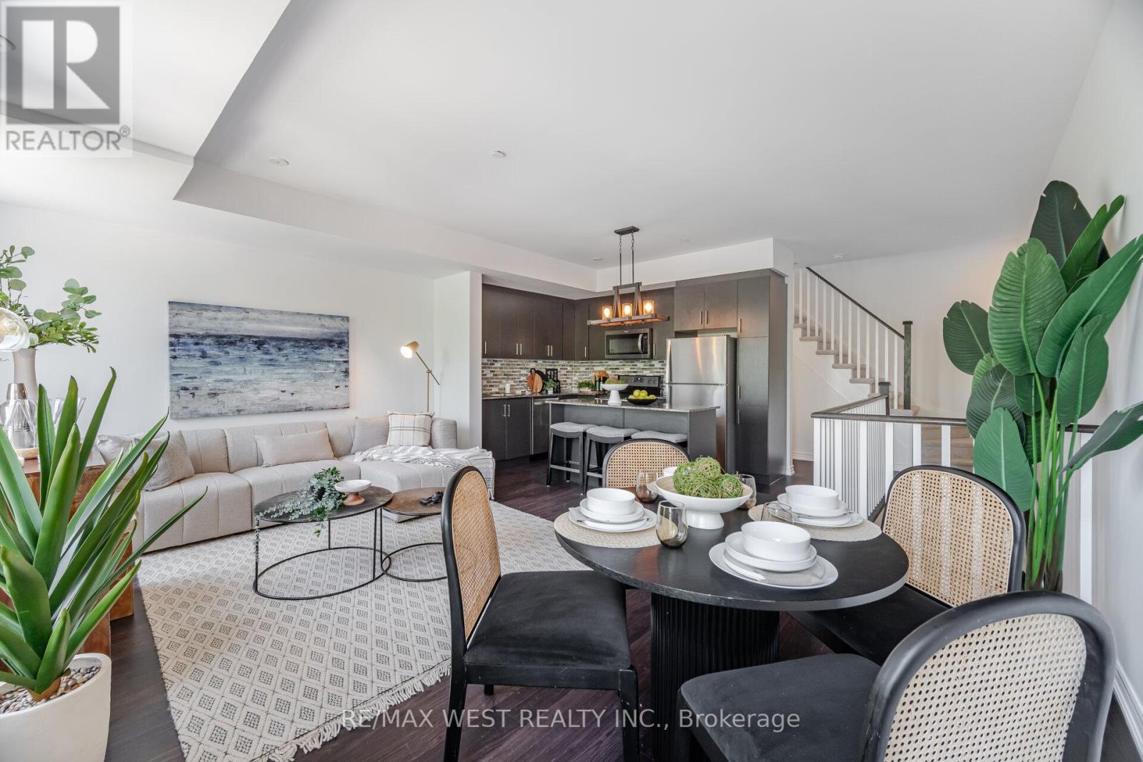 4 - 150 Long Branch Avenue, Toronto, Ontario  M8W 0A9 - Photo 1 - W12218500