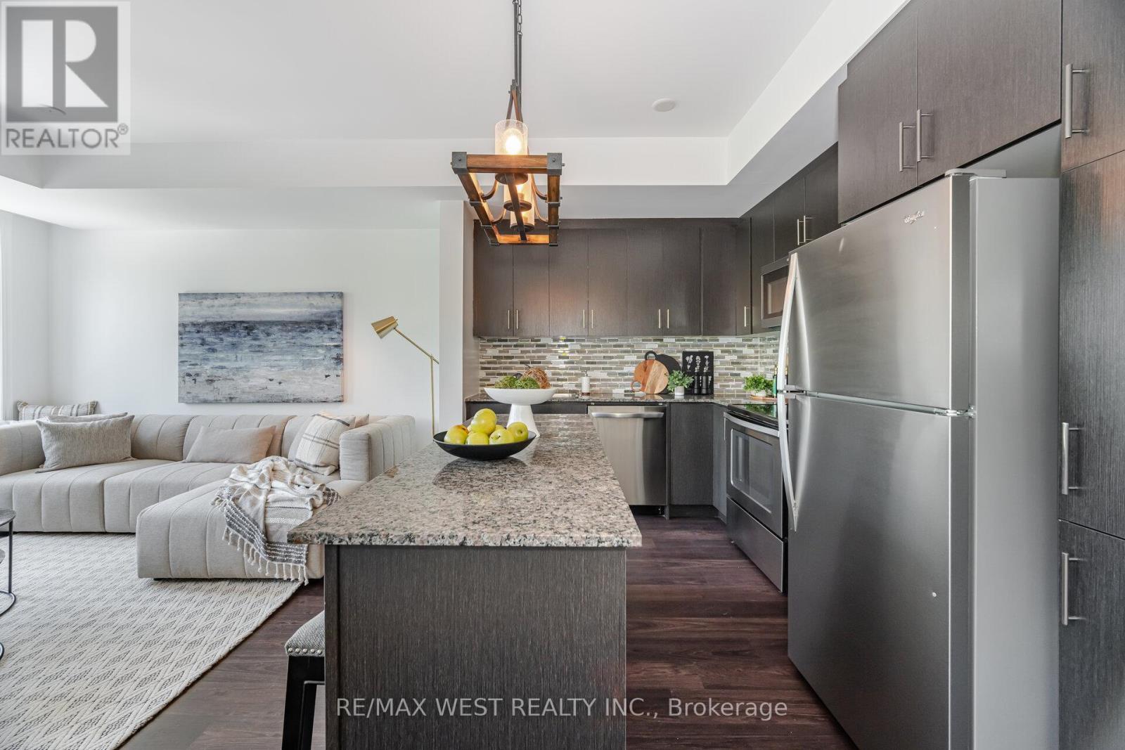4 - 150 Long Branch Avenue, Toronto, Ontario  M8W 0A9 - Photo 12 - W12218500