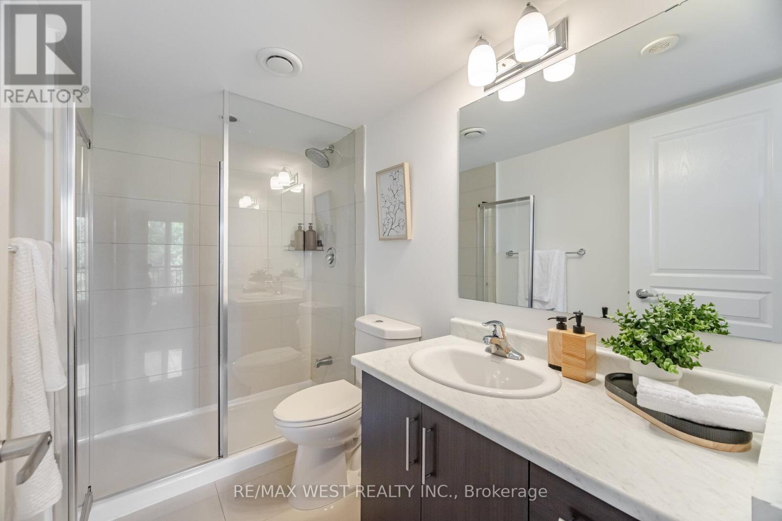 4 - 150 Long Branch Avenue, Toronto, Ontario  M8W 0A9 - Photo 24 - W12218500