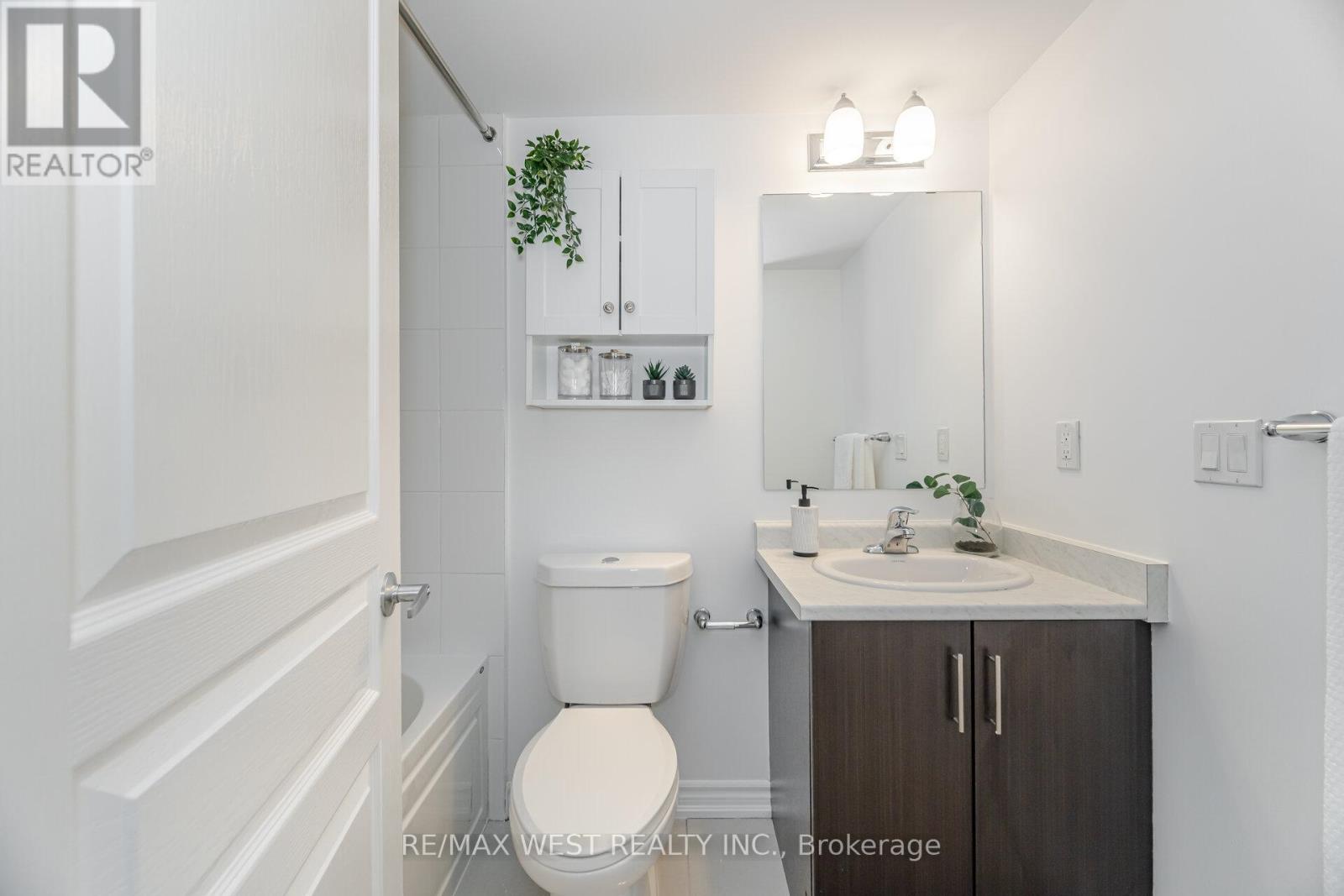 4 - 150 Long Branch Avenue, Toronto, Ontario  M8W 0A9 - Photo 28 - W12218500