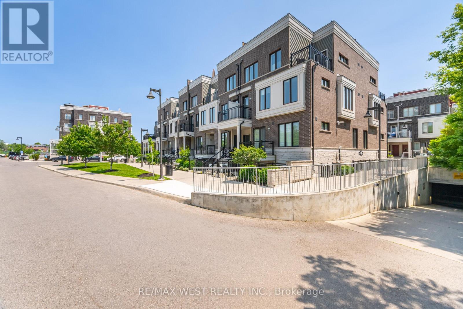 4 - 150 Long Branch Avenue, Toronto, Ontario  M8W 0A9 - Photo 4 - W12218500