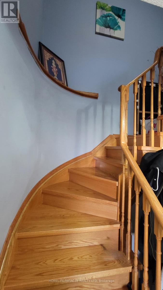 144 Sandyshores Drive W, Brampton, Ontario  L6R 2M3 - Photo 15 - W12218520