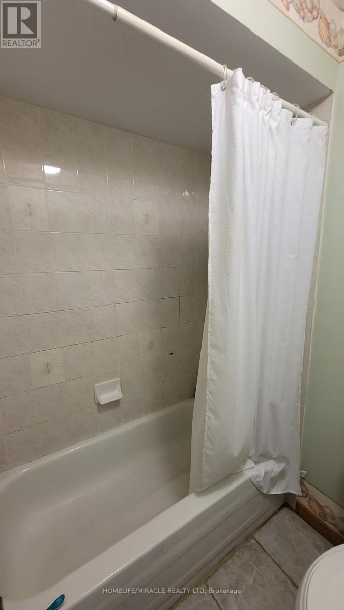 144 Sandyshores Drive W, Brampton, Ontario  L6R 2M3 - Photo 22 - W12218520