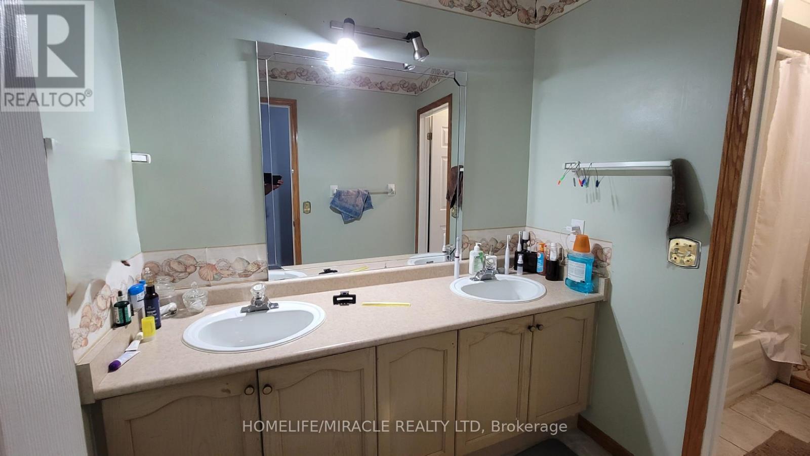 144 Sandyshores Drive W, Brampton, Ontario  L6R 2M3 - Photo 23 - W12218520