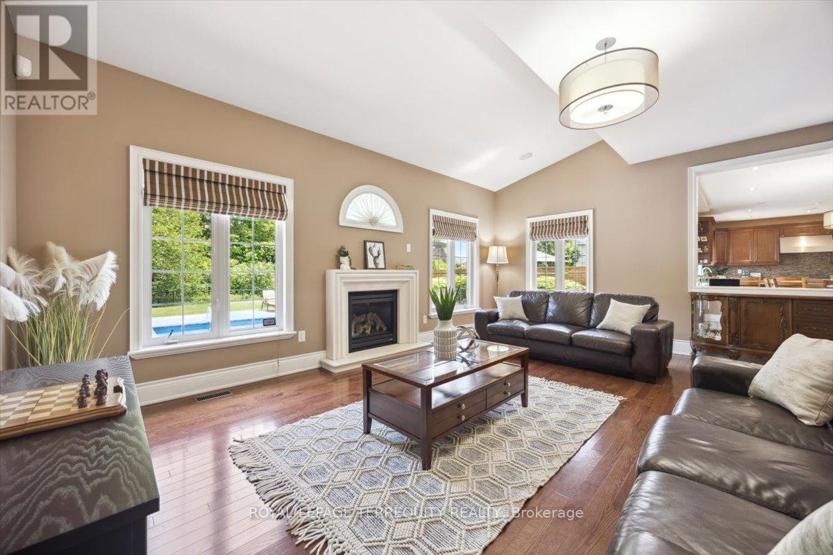 113 Royal West Drive, Brampton, Ontario  L6X 0V4 - Photo 10 - W12218530