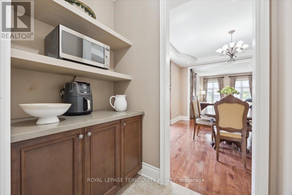 113 Royal West Drive, Brampton, Ontario  L6X 0V4 - Photo 17 - W12218530