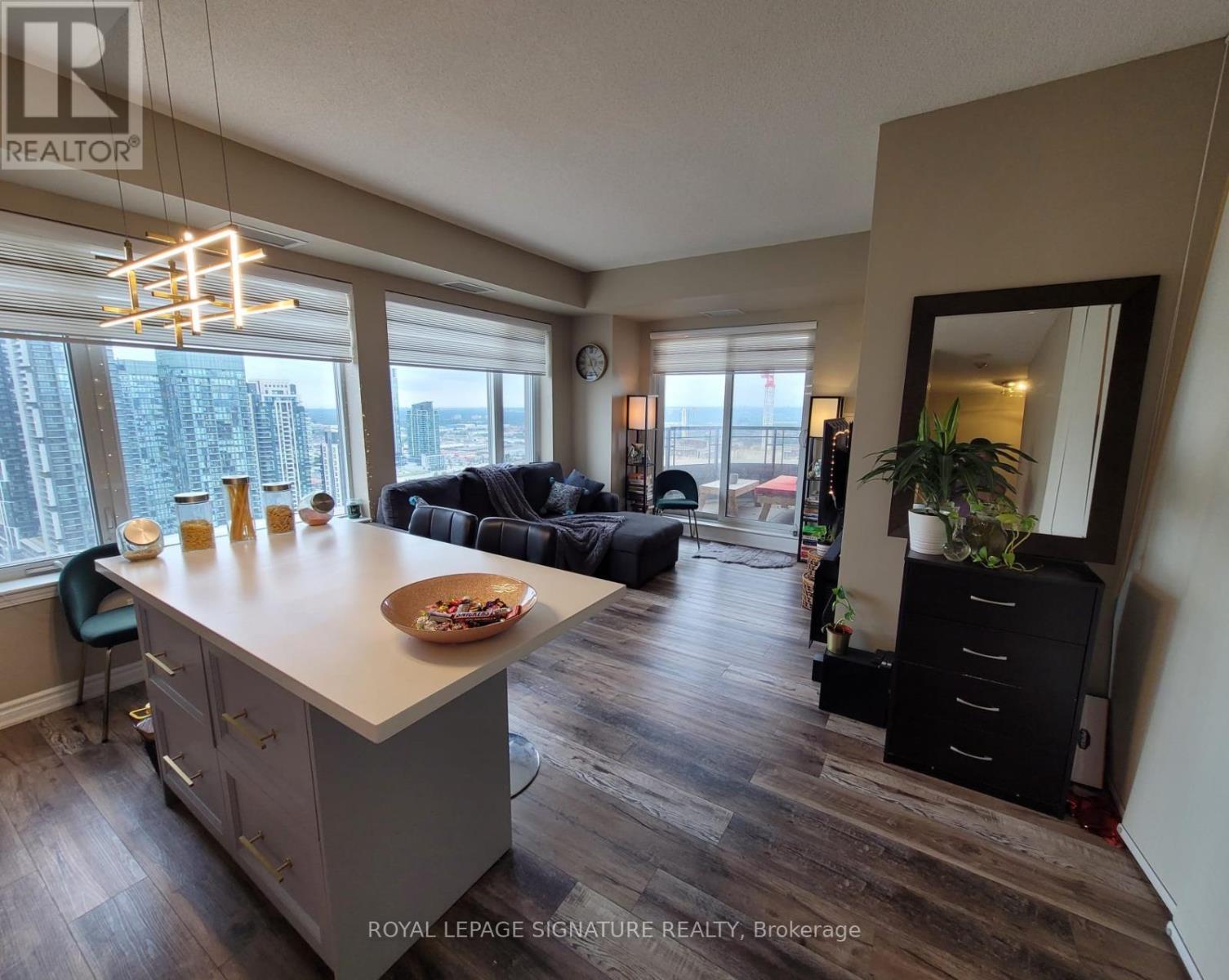 3208 - 385 Prince Of Wales Drive, Mississauga, Ontario  L5B 0C6 - Photo 4 - W12218550