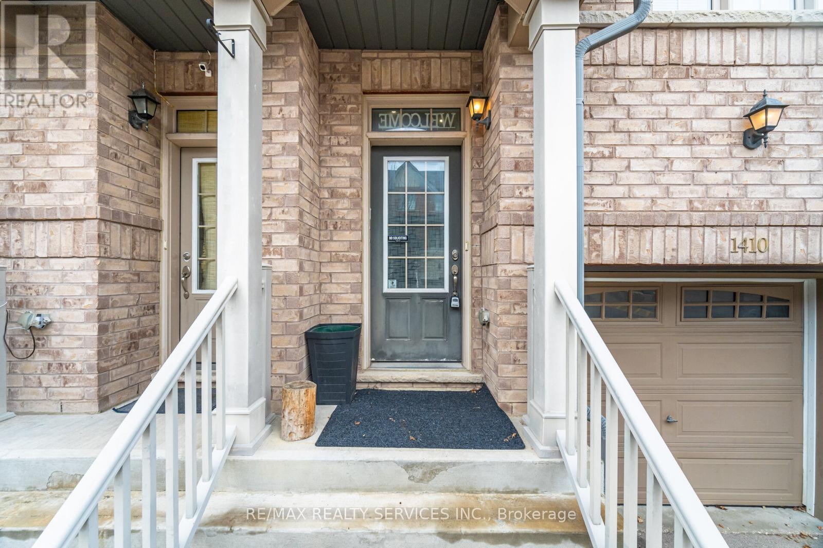 1410 Granrock Crescent, Mississauga, Ontario  L5V 0E1 - Photo 3 - W12218586
