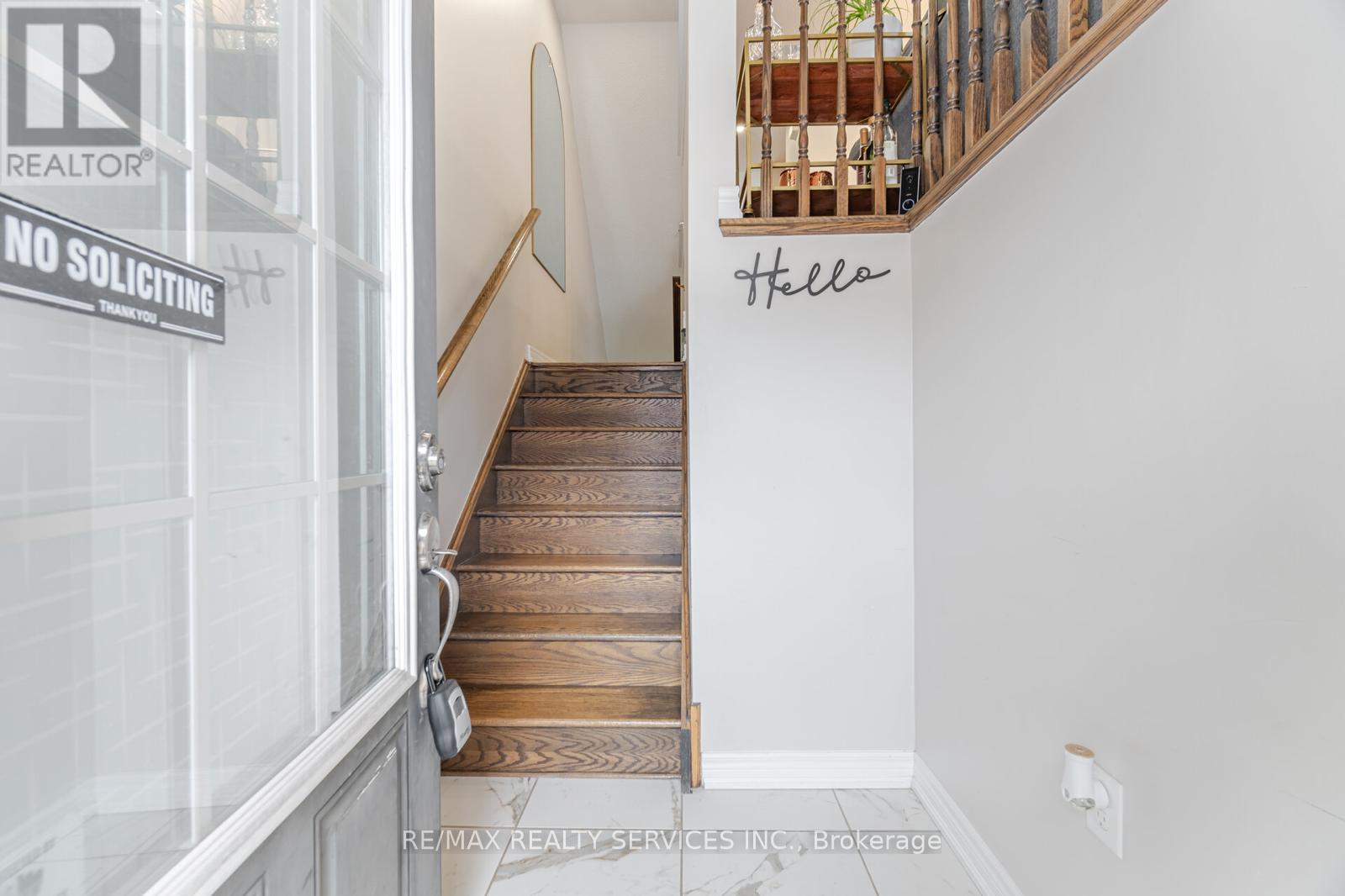 1410 Granrock Crescent, Mississauga, Ontario  L5V 0E1 - Photo 4 - W12218586