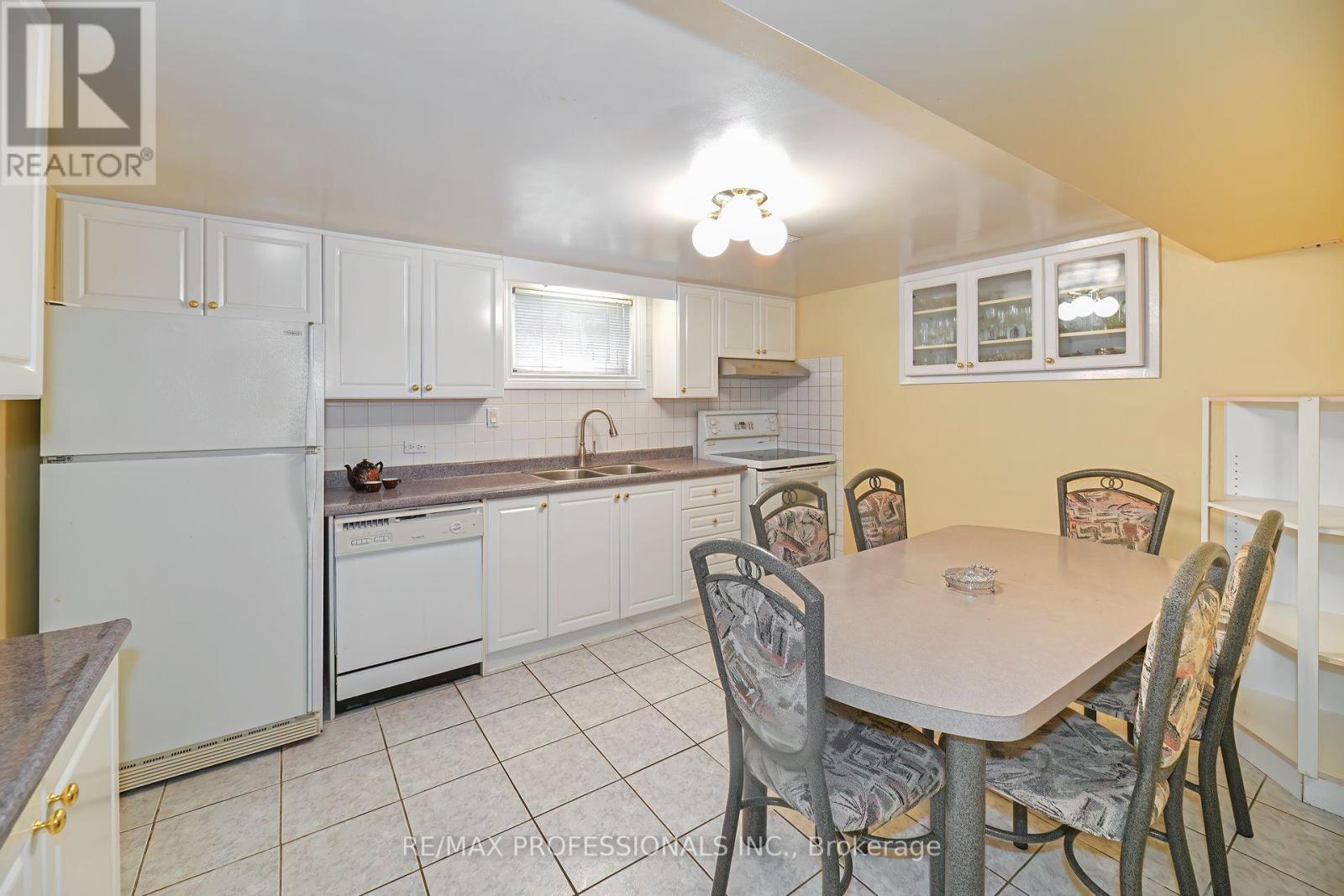 118 Nordin Avenue, Toronto, Ontario  M8Z 2B3 - Photo 17 - W12218593