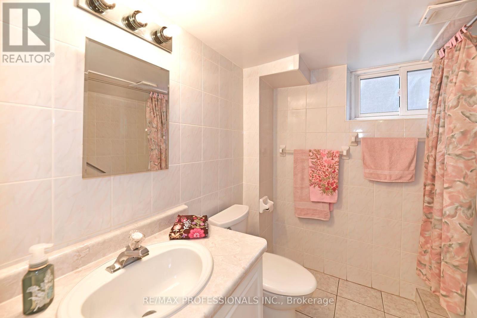 118 Nordin Avenue, Toronto, Ontario  M8Z 2B3 - Photo 18 - W12218593