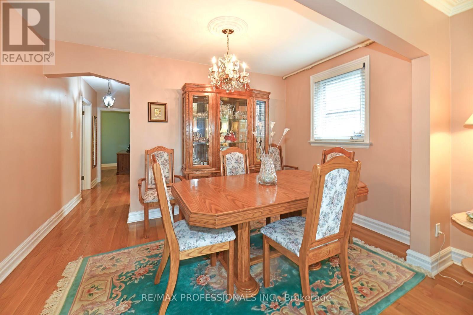 118 Nordin Avenue, Toronto, Ontario  M8Z 2B3 - Photo 6 - W12218593