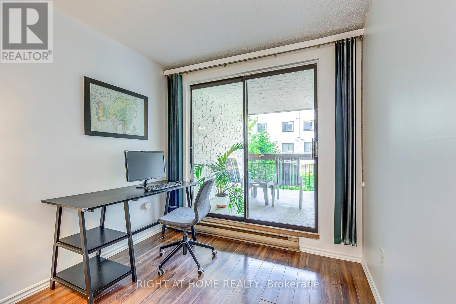 133 - 1058 Falgarwood Drive, Oakville (Fa Falgarwood), Ontario  L6H 2P3 - Photo 13 - W12218598