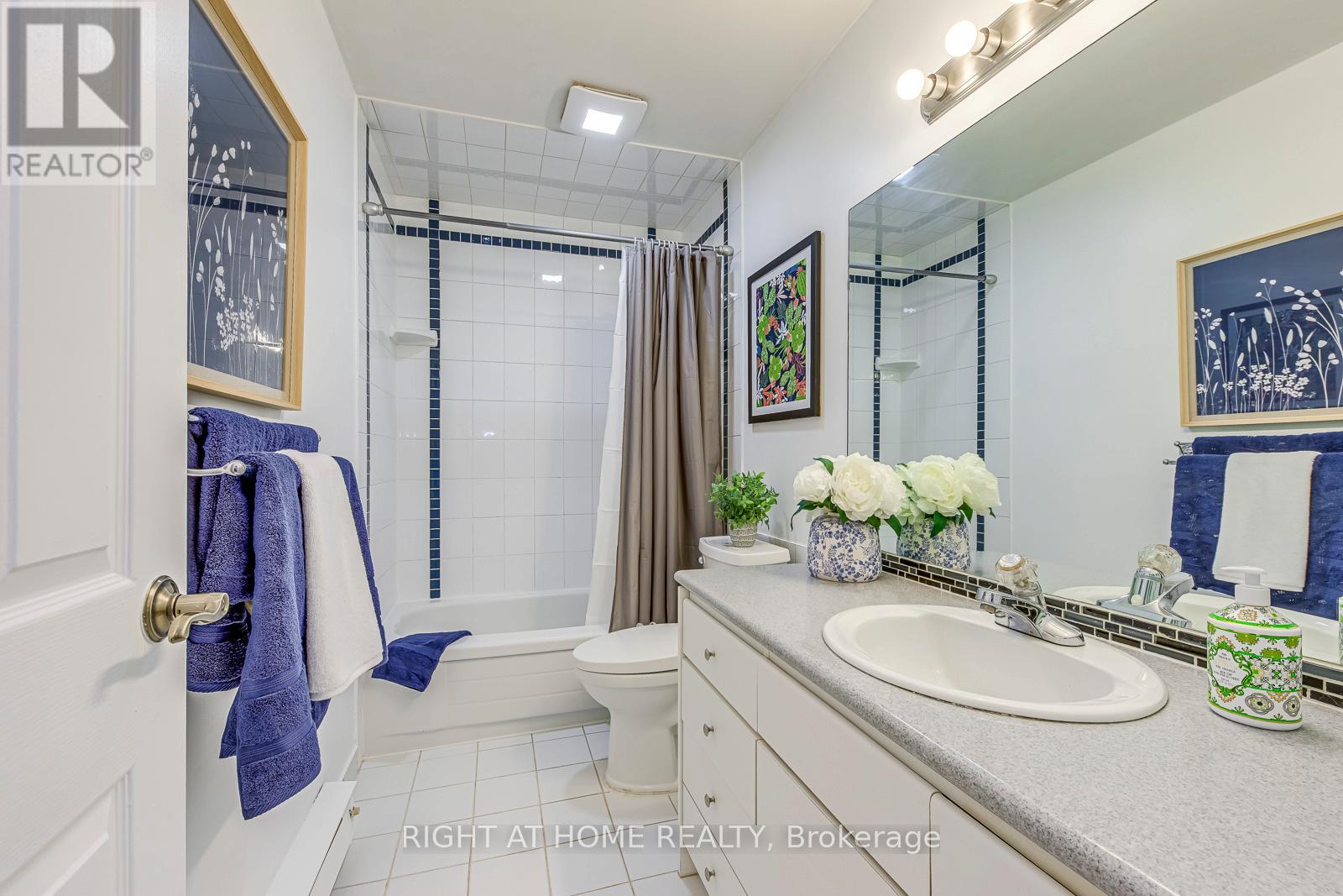 133 - 1058 Falgarwood Drive, Oakville (Fa Falgarwood), Ontario  L6H 2P3 - Photo 21 - W12218598