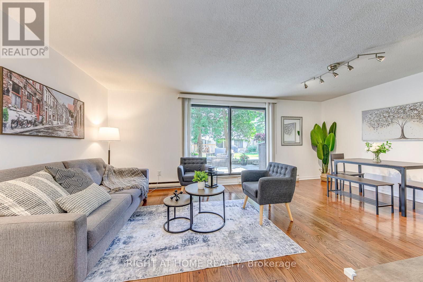 133 - 1058 Falgarwood Drive, Oakville (Fa Falgarwood), Ontario  L6H 2P3 - Photo 3 - W12218598
