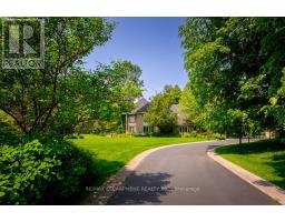 27 BLACKBERRY PLACE, Hamilton, Ontario