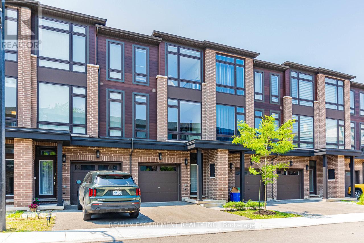 Property at 13 - 270 MELVIN AVENUE image 2