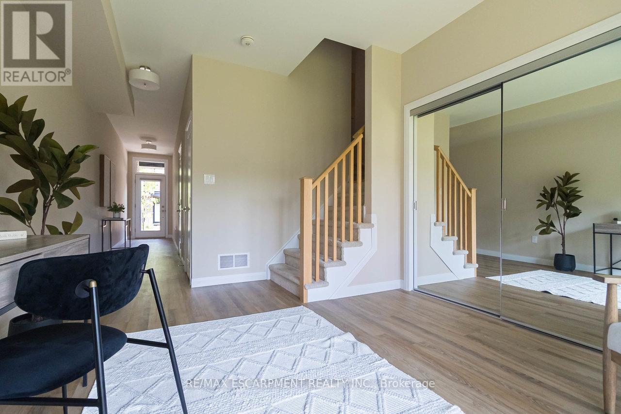 Property at 13 - 270 MELVIN AVENUE image 5