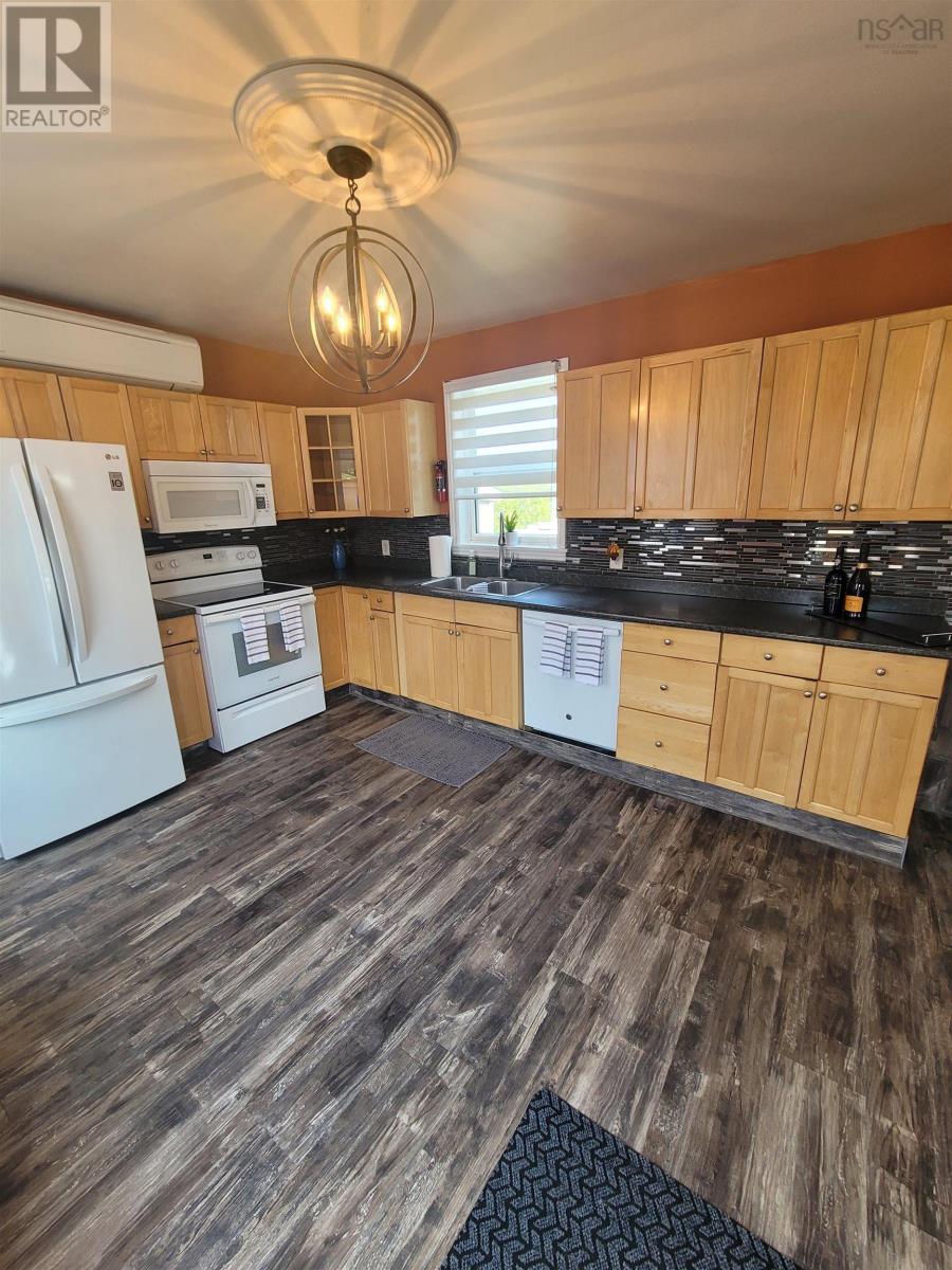 109 Alexander Street, Glace Bay, Nova Scotia  B1A 4A6 - Photo 2 - 202514498