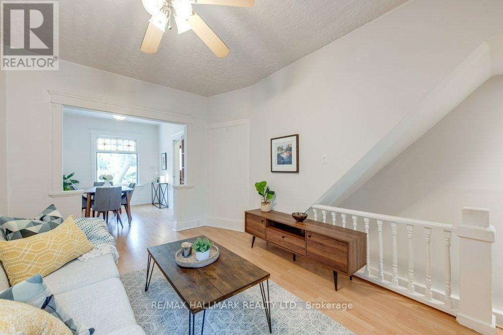 15 Seymour Avenue, Toronto, Ontario  M4J 3T3 - Photo 11 - E12215085