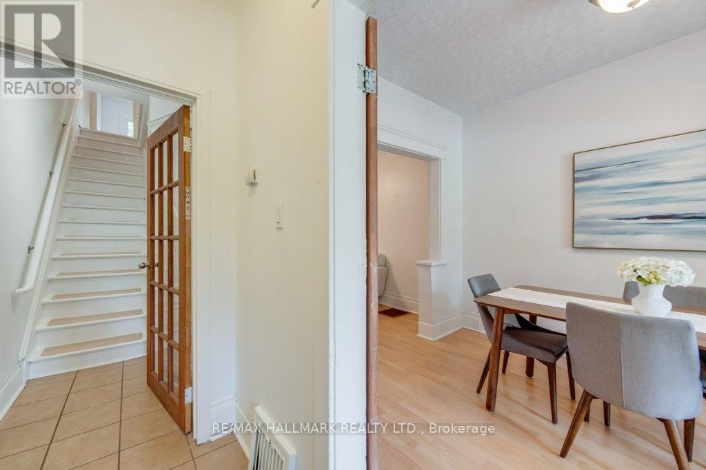 15 Seymour Avenue, Toronto, Ontario  M4J 3T3 - Photo 3 - E12215085