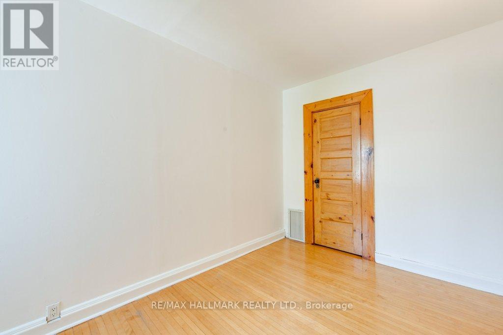 15 Seymour Avenue, Toronto, Ontario  M4J 3T3 - Photo 31 - E12215085