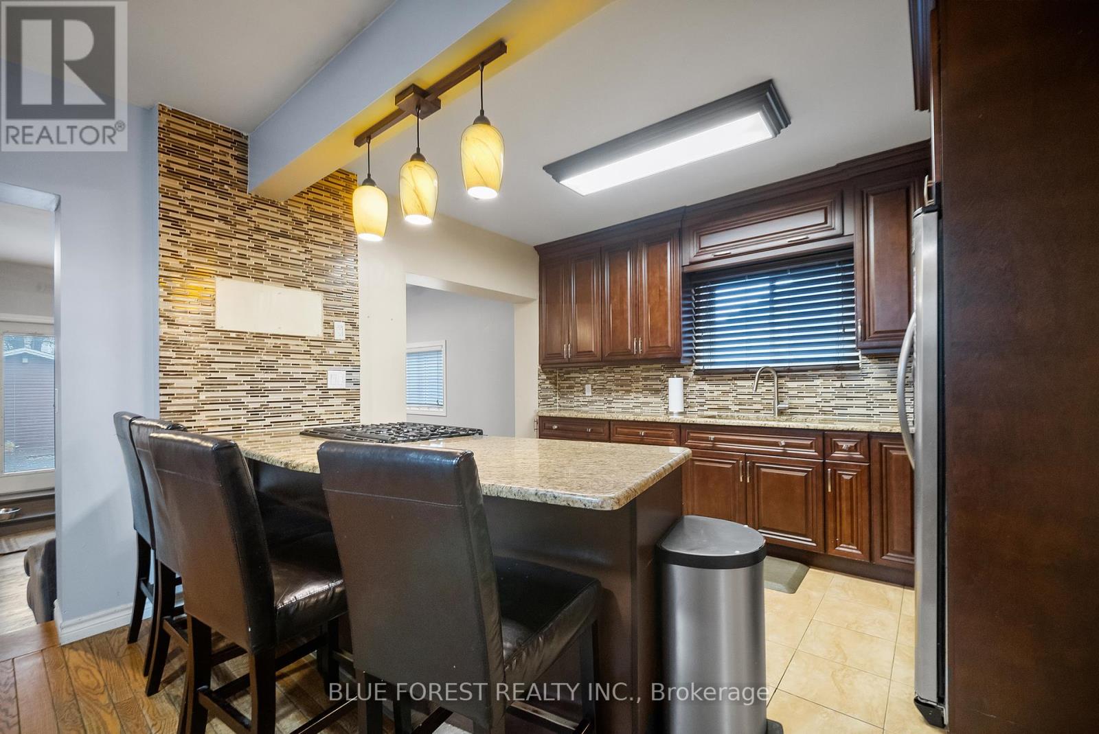 246 Grey Street, London East (East K), Ontario  N6B 1G5 - Photo 8 - X12218848