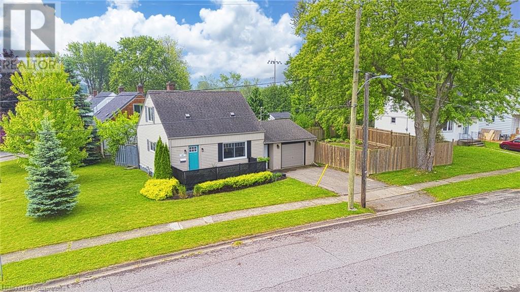 45 Whyte Avenue N, Thorold, Ontario  L2V 2T6 - Photo 3 - 40738467