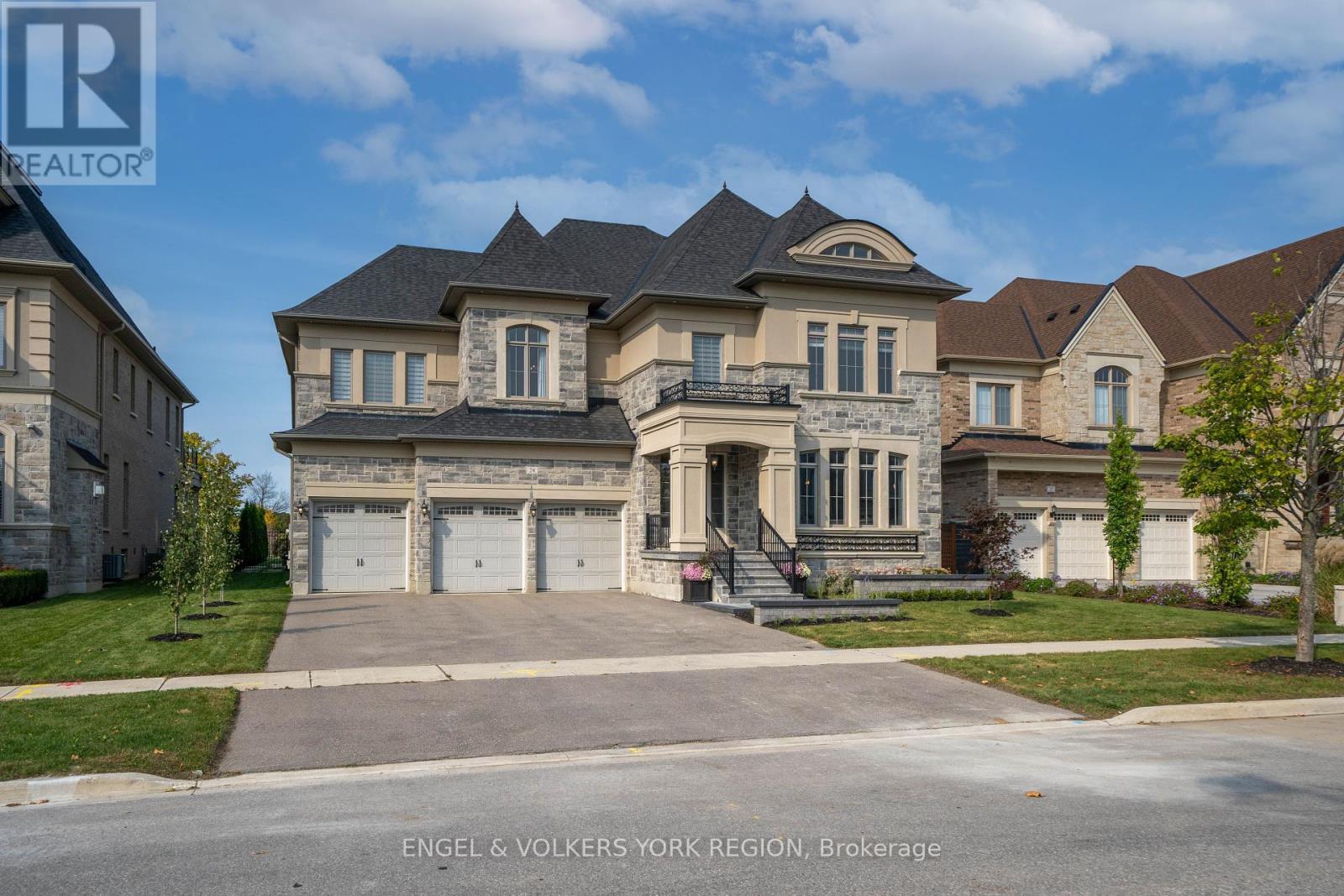 Property at 24 JAMES STOKES COURT image 3