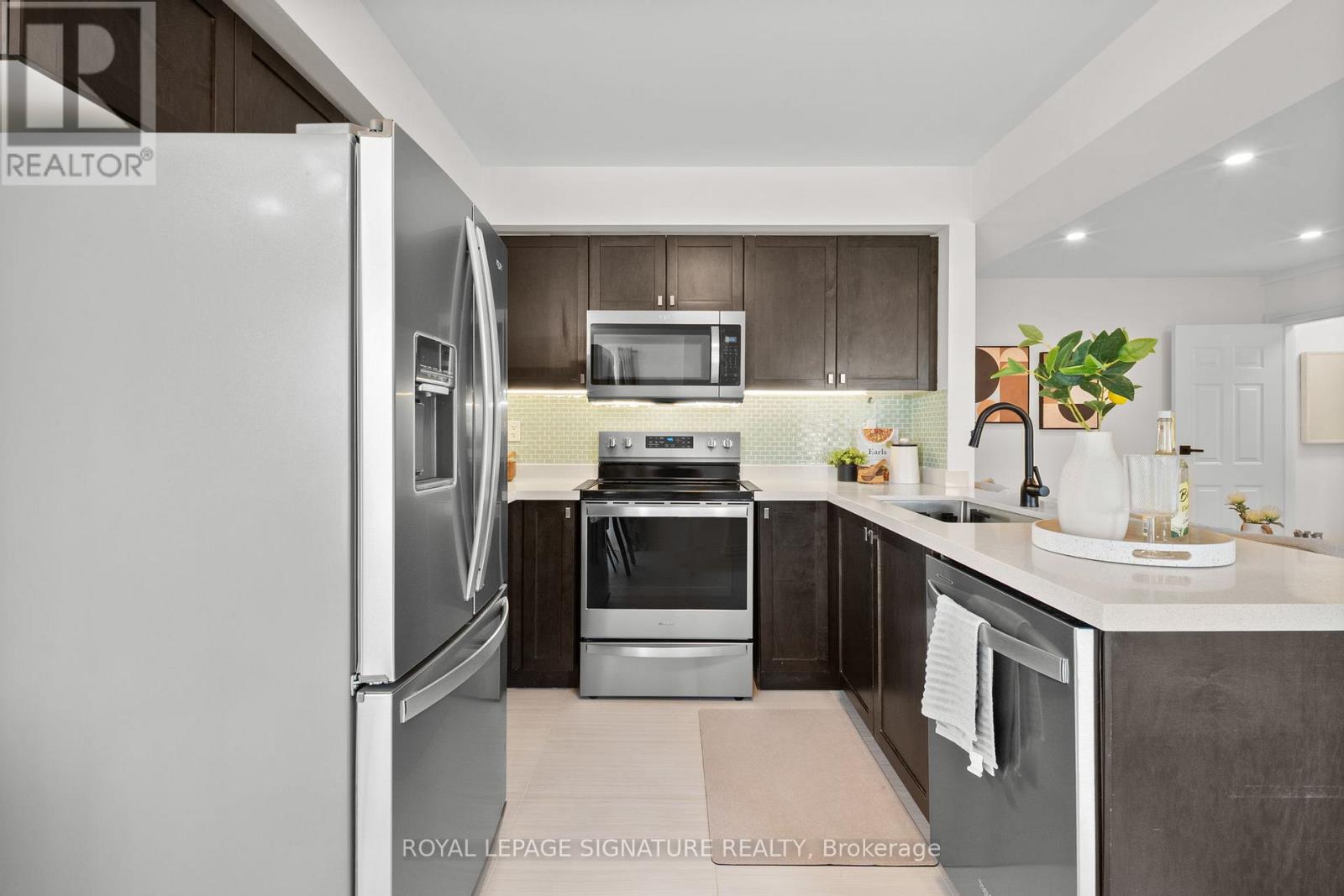 2249 Bur Oak Avenue, Markham, Ontario  L6E 0C2 - Photo 4 - N12217994