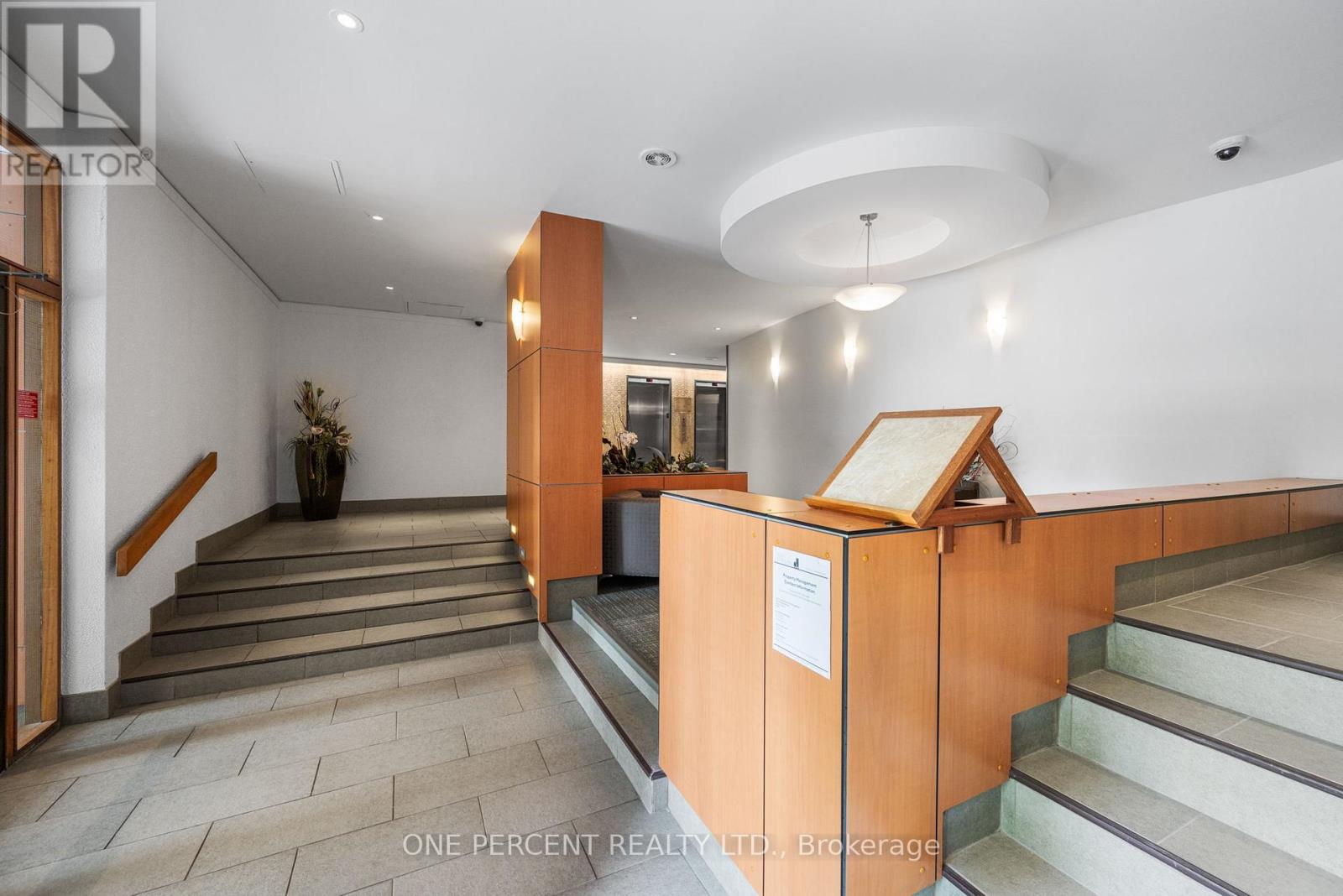 201 - 373 Laurier Avenue E, Ottawa, Ontario  K1N 8X6 - Photo 4 - X12218820