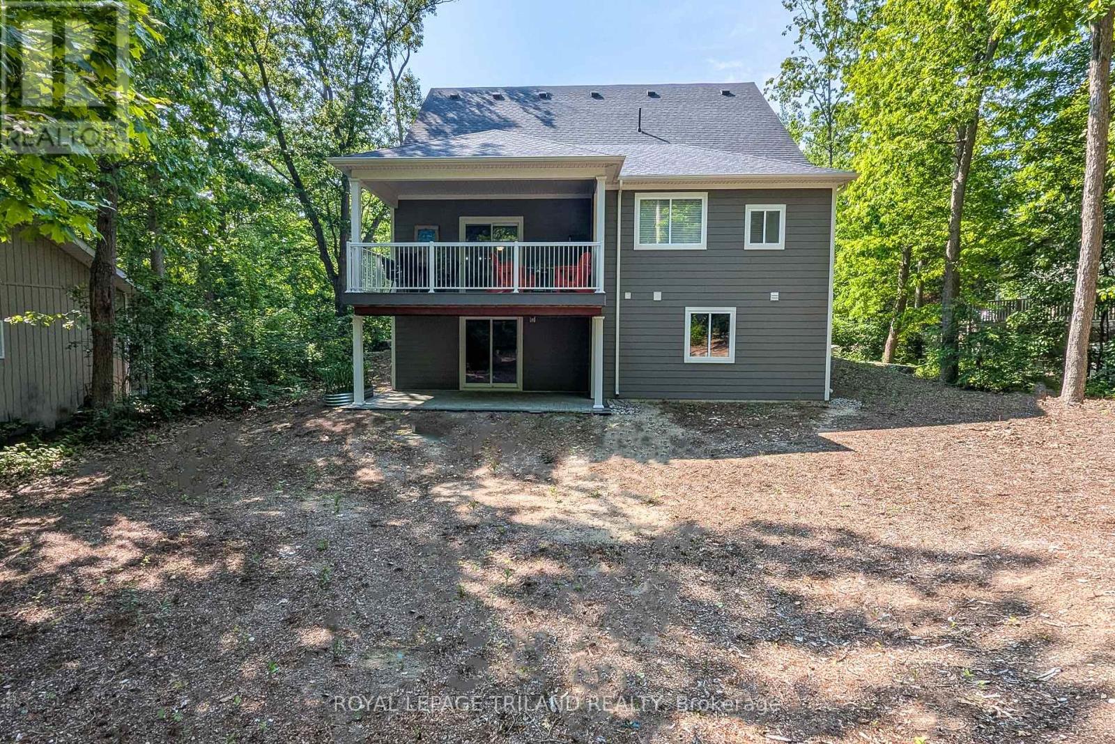 10124 Sandalwood Crescent, Lambton Shores, Ontario  N0M 1T0 - Photo 5 - X12209277