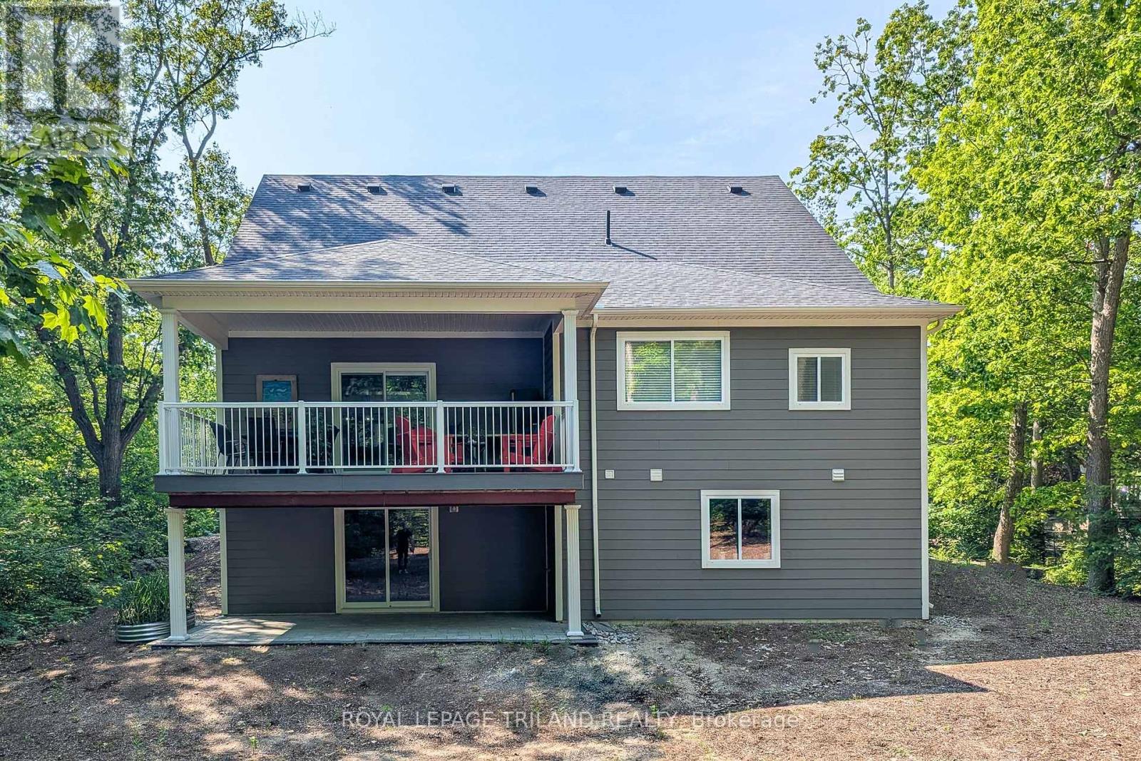 10124 Sandalwood Crescent, Lambton Shores, Ontario  N0M 1T0 - Photo 43 - X12209277