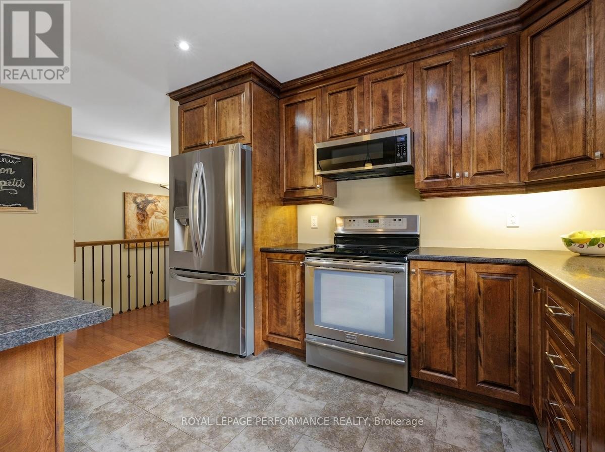 128 Station Trail, Russell, Ontario  K4R 0A3 - Photo 13 - X12217855
